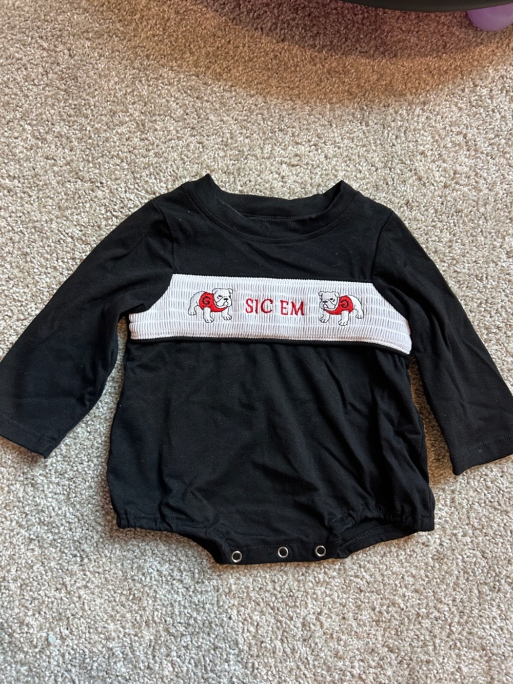 Black 'Sic Em' Infant Bodysuit with Bulldog Motif